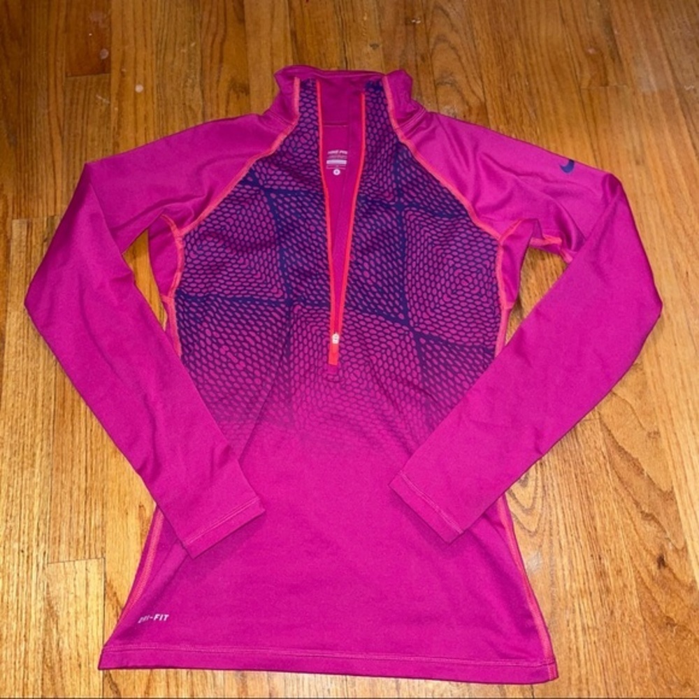 Nike pro fitted top